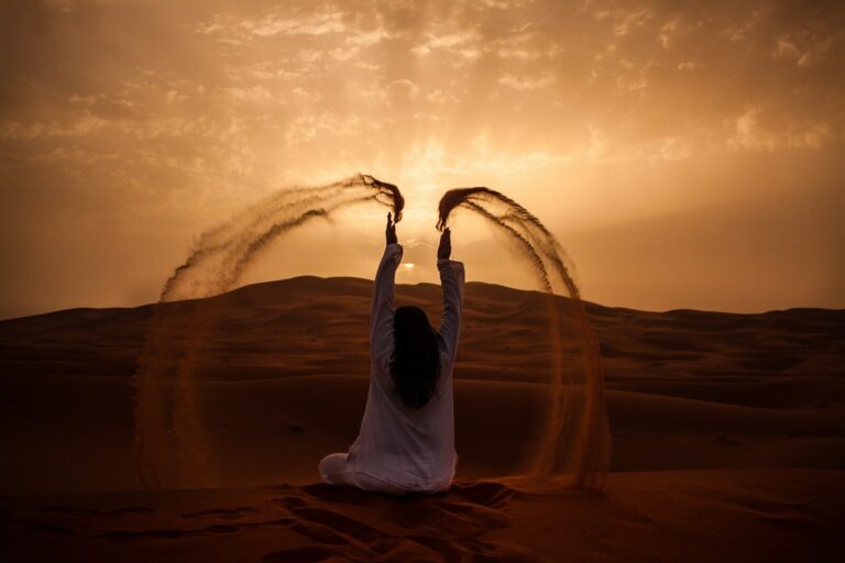 Experience the best of southern Morocco on this 3 days Ouarzazate to Merzouga Desert tour. Travel through spectacular valleys, ancient kasbahs