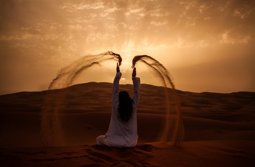 Experience the best of southern Morocco on this 3 days Ouarzazate to Merzouga Desert tour. Travel through spectacular valleys, ancient kasbahs